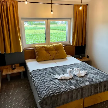 Aparthotel Jasminowa Park 3*